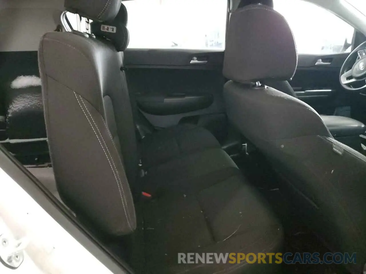 11 Photograph of a damaged car KNDPM3AC5L7629729 KIA SPORTAGE 2020