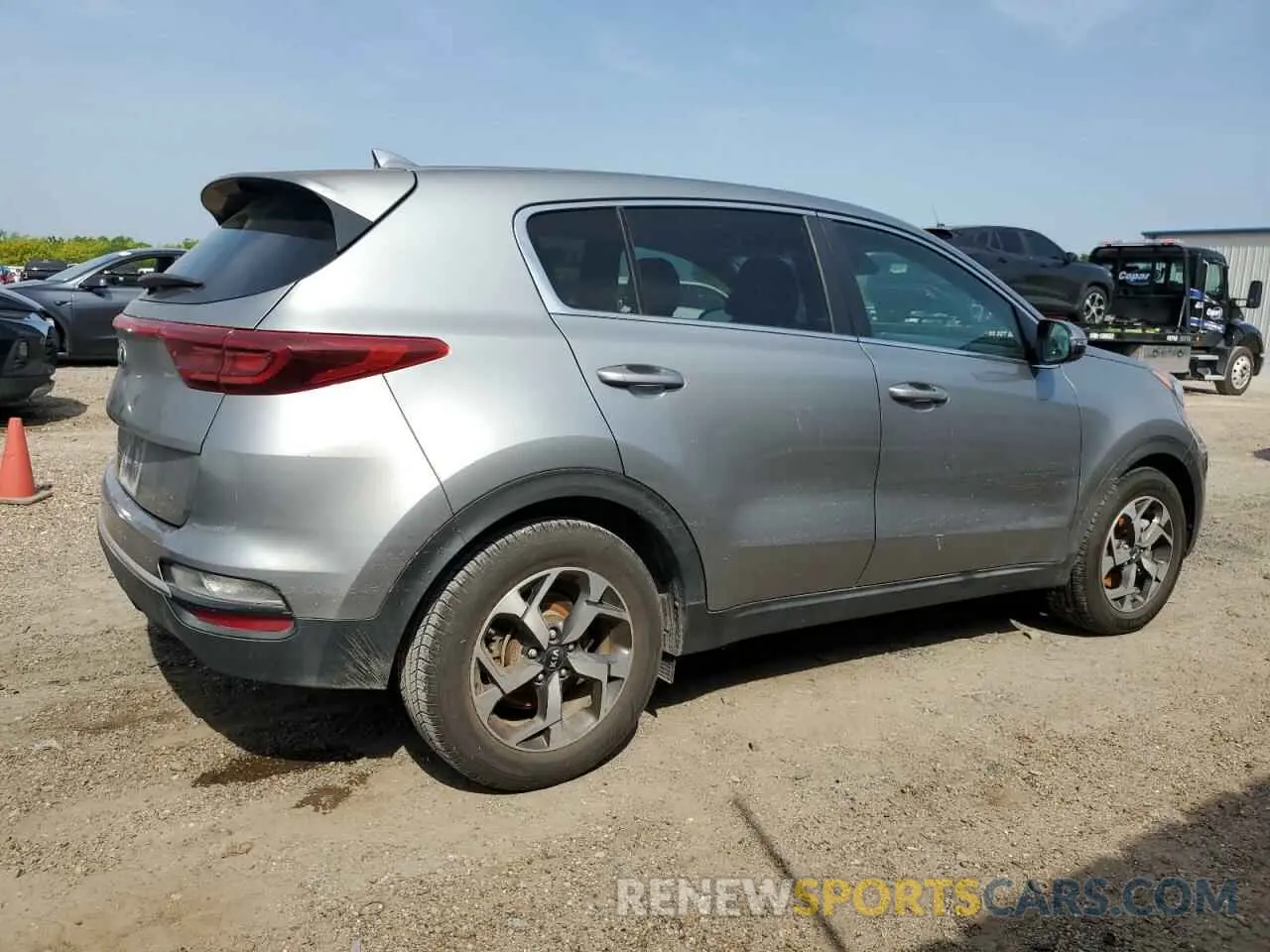 3 Photograph of a damaged car KNDPM3AC5L7686402 KIA SPORTAGE 2020