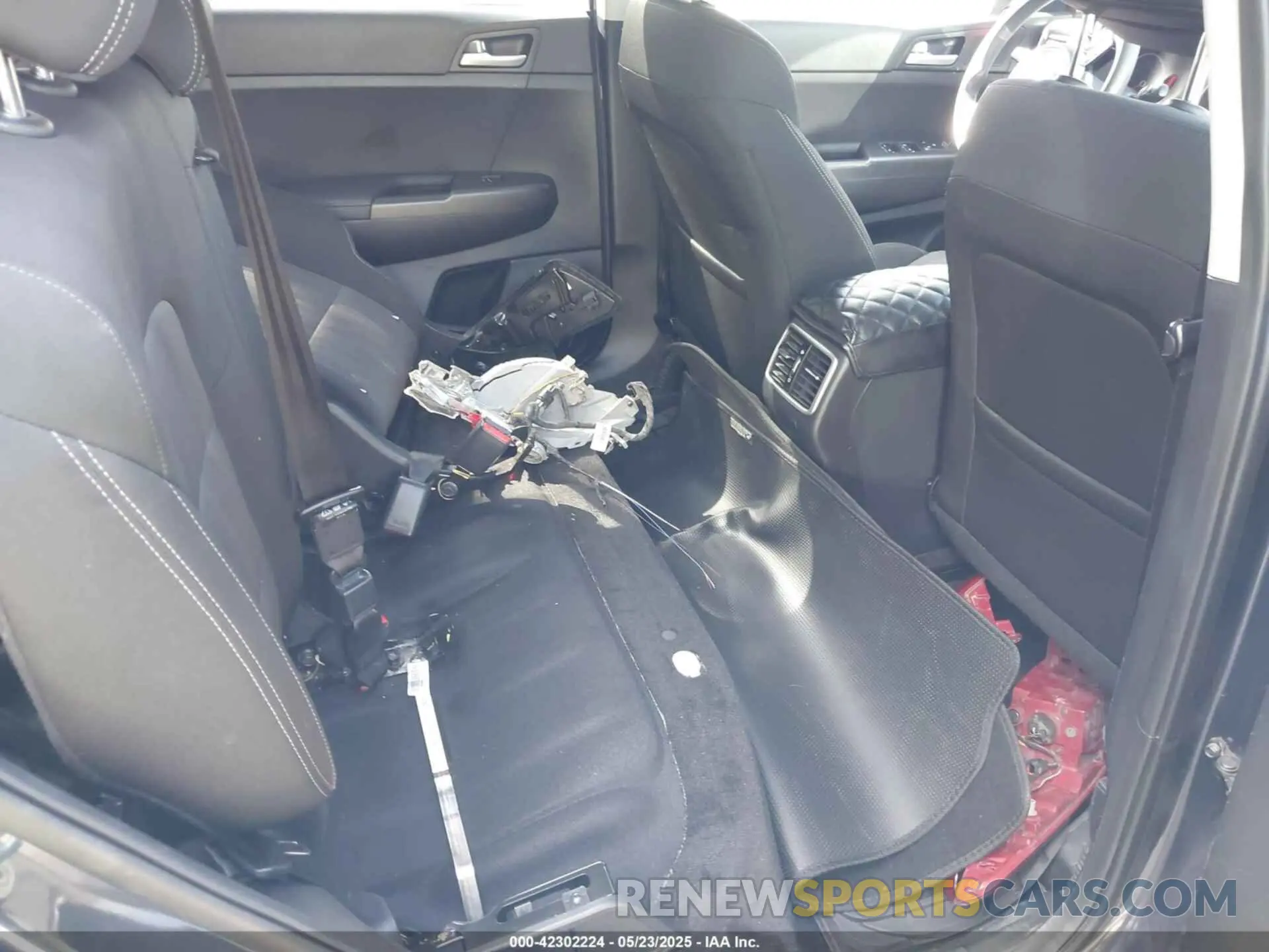 8 Photograph of a damaged car KNDPM3AC5L7746534 KIA SPORTAGE 2020