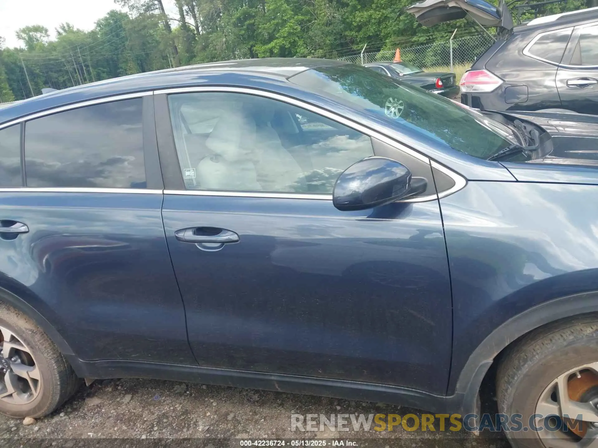 12 Photograph of a damaged car KNDPM3AC5L7813505 KIA SPORTAGE 2020