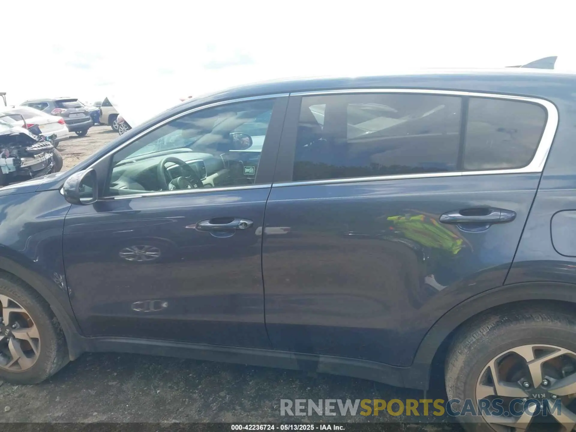 13 Photograph of a damaged car KNDPM3AC5L7813505 KIA SPORTAGE 2020