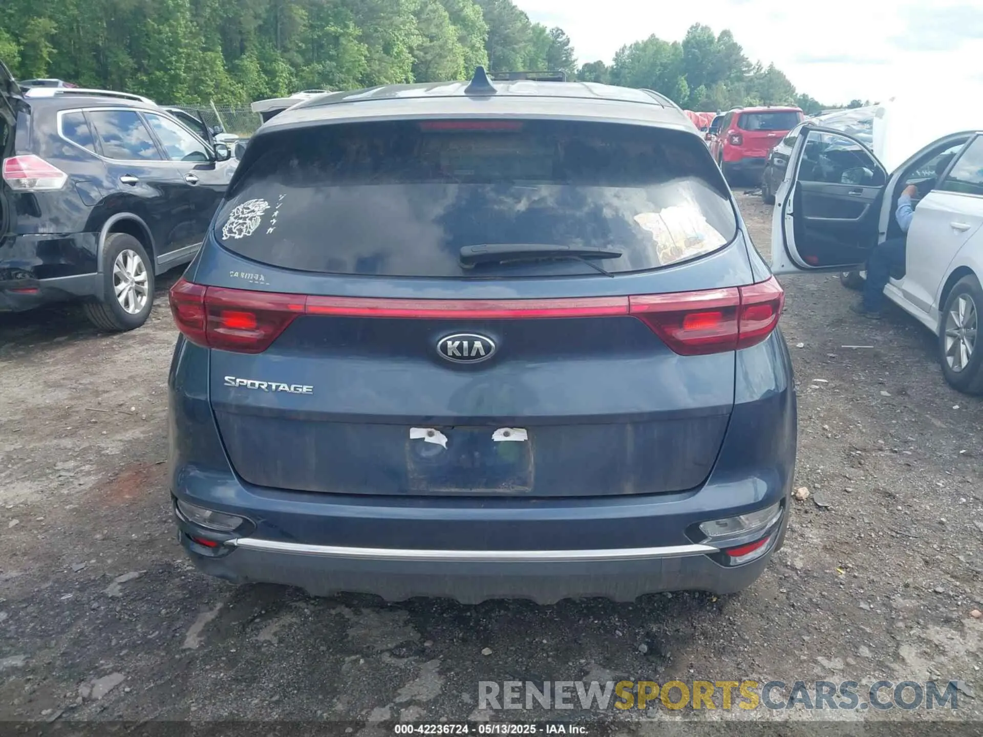 15 Photograph of a damaged car KNDPM3AC5L7813505 KIA SPORTAGE 2020