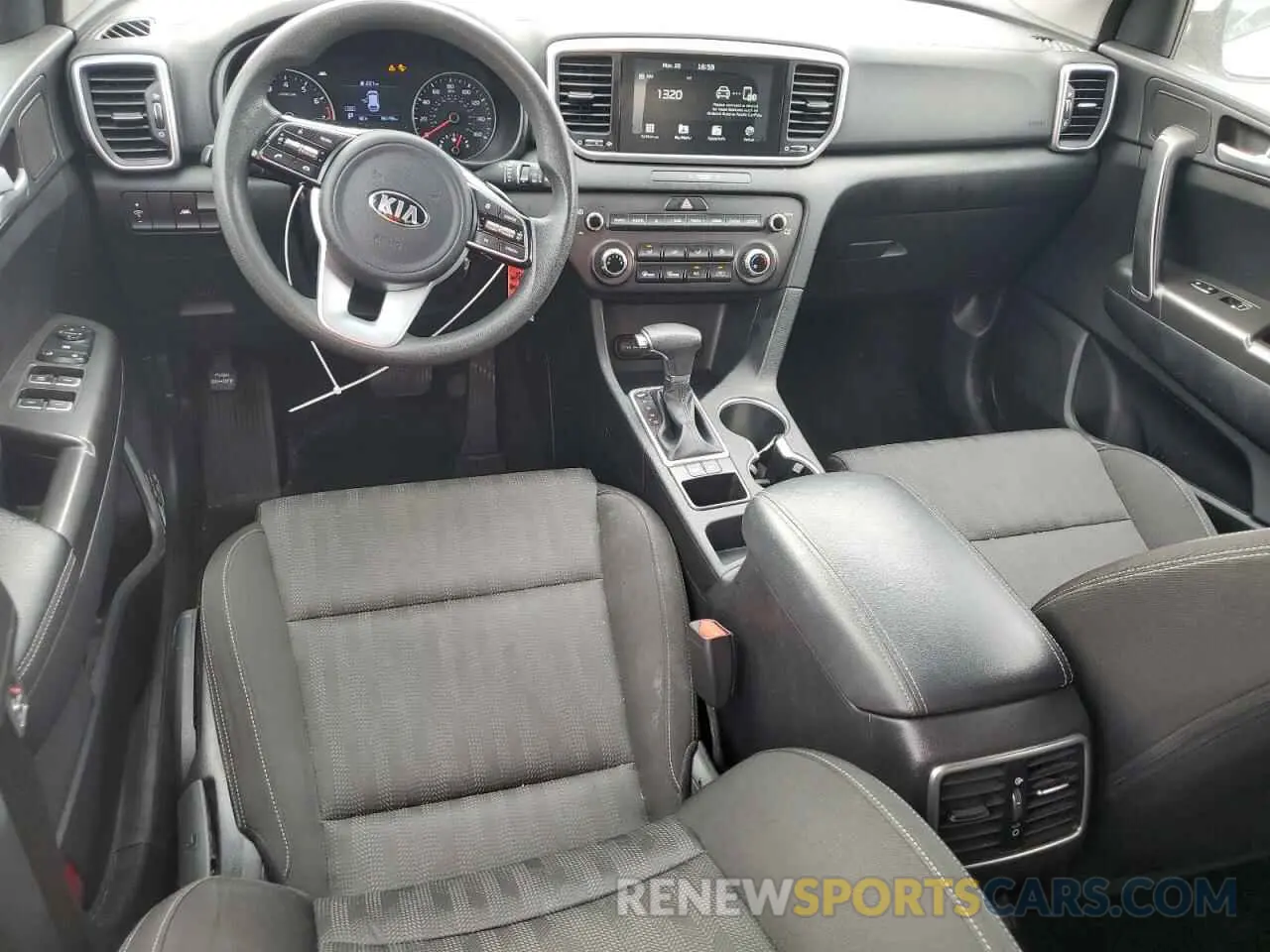 8 Photograph of a damaged car KNDPM3AC5L7814024 KIA SPORTAGE 2020