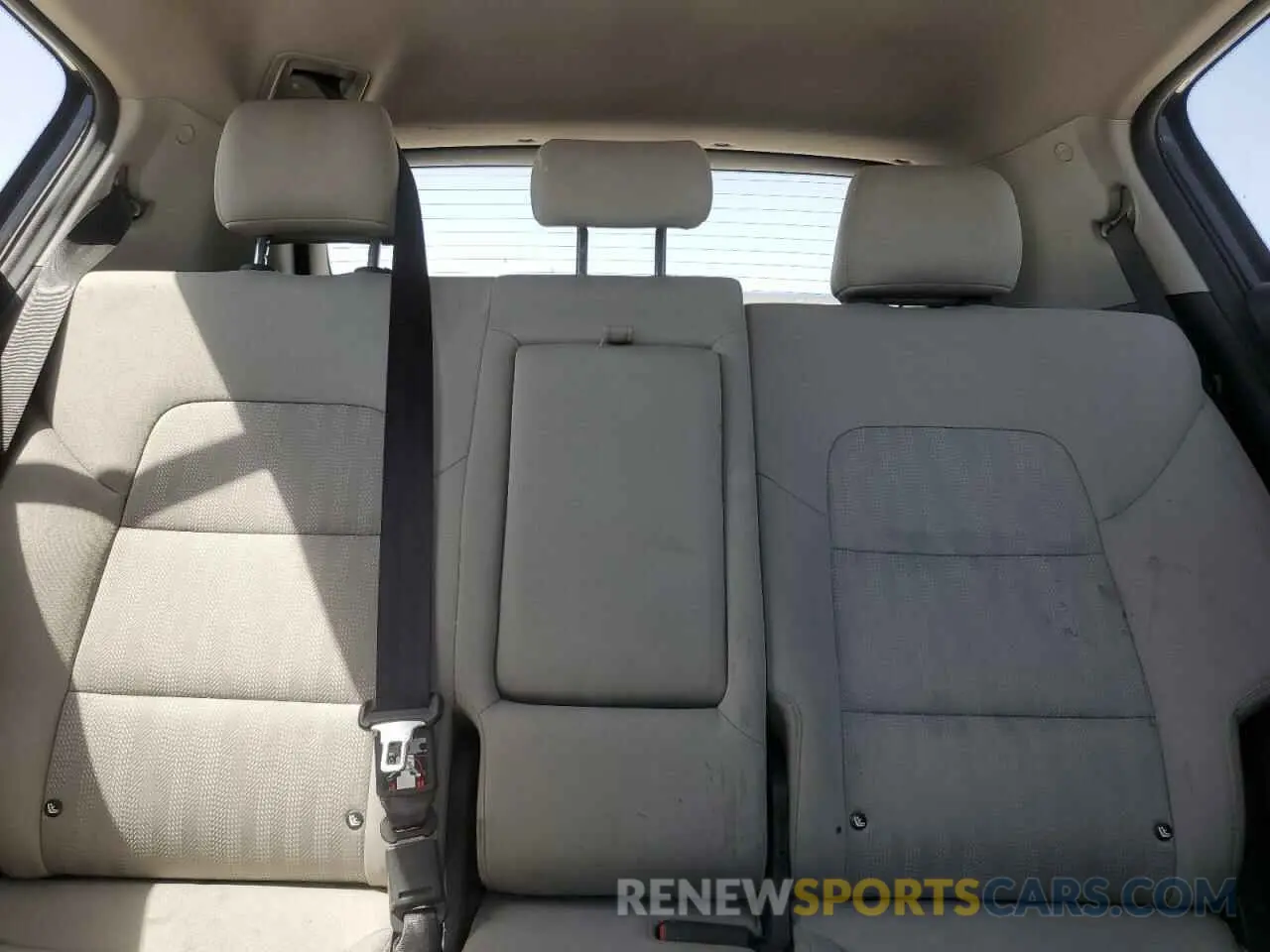 10 Photograph of a damaged car KNDPM3AC5L7823841 KIA SPORTAGE 2020