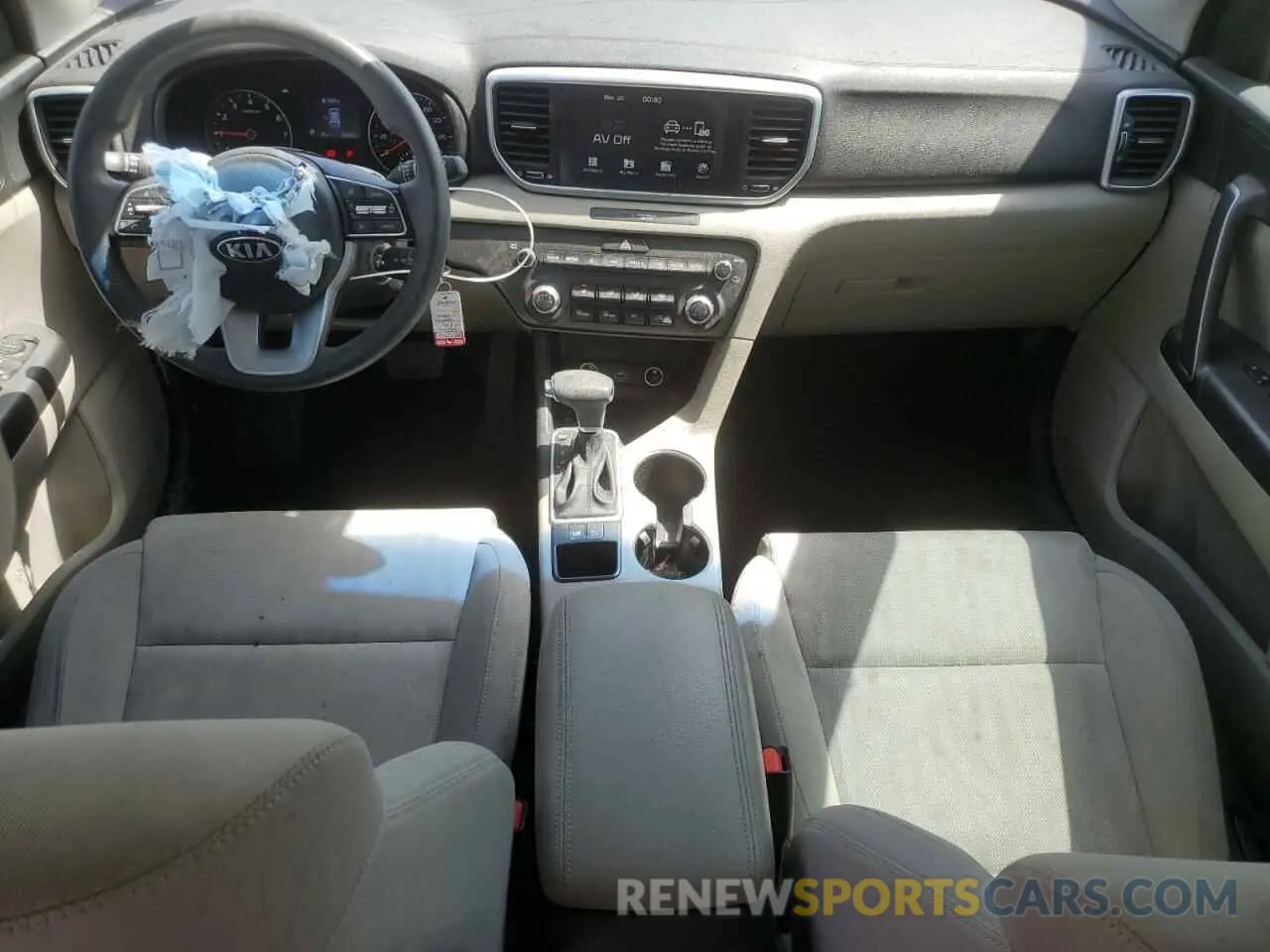 8 Photograph of a damaged car KNDPM3AC5L7823841 KIA SPORTAGE 2020