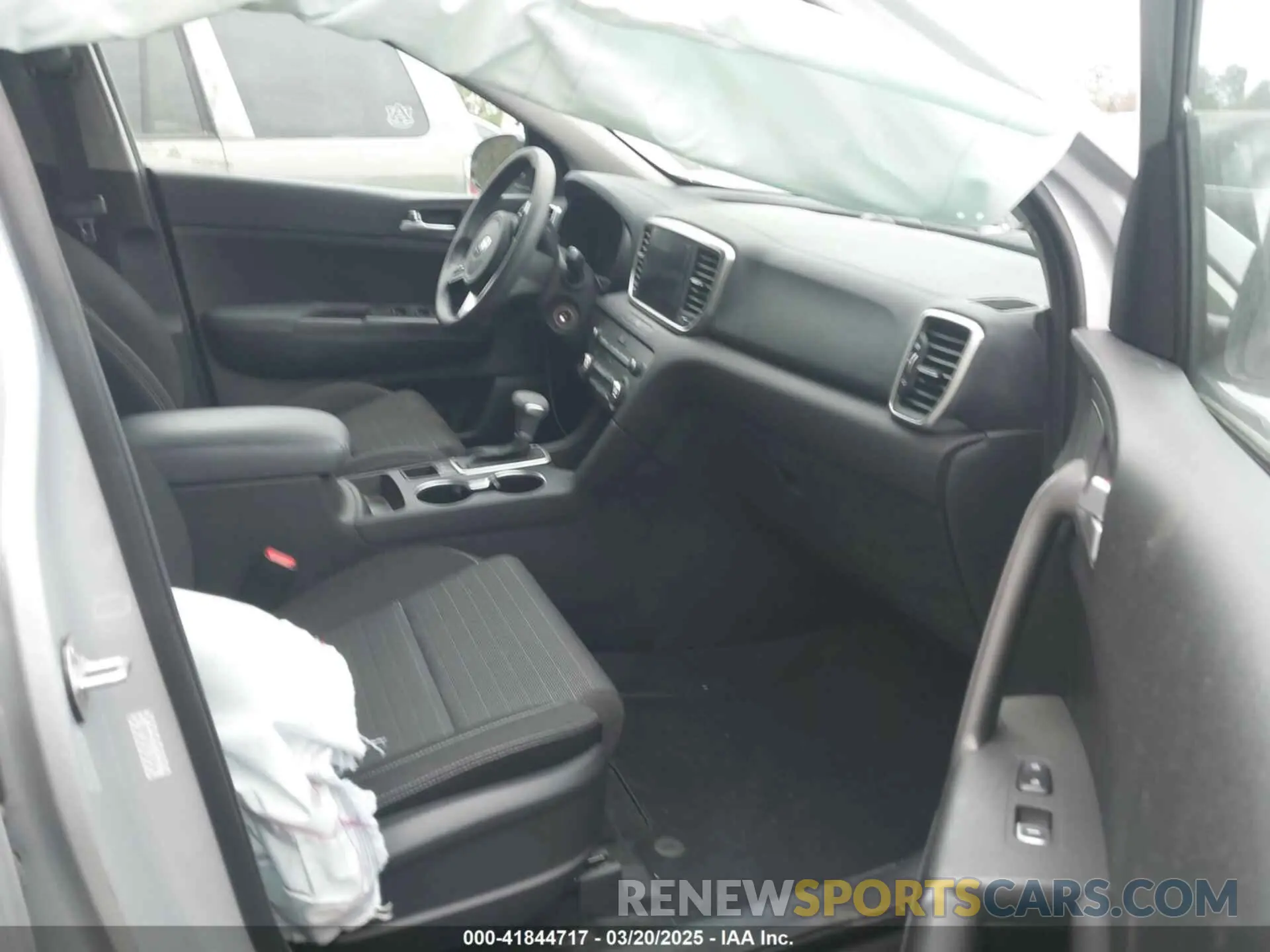 5 Photograph of a damaged car KNDPM3AC6L7634566 KIA SPORTAGE 2020