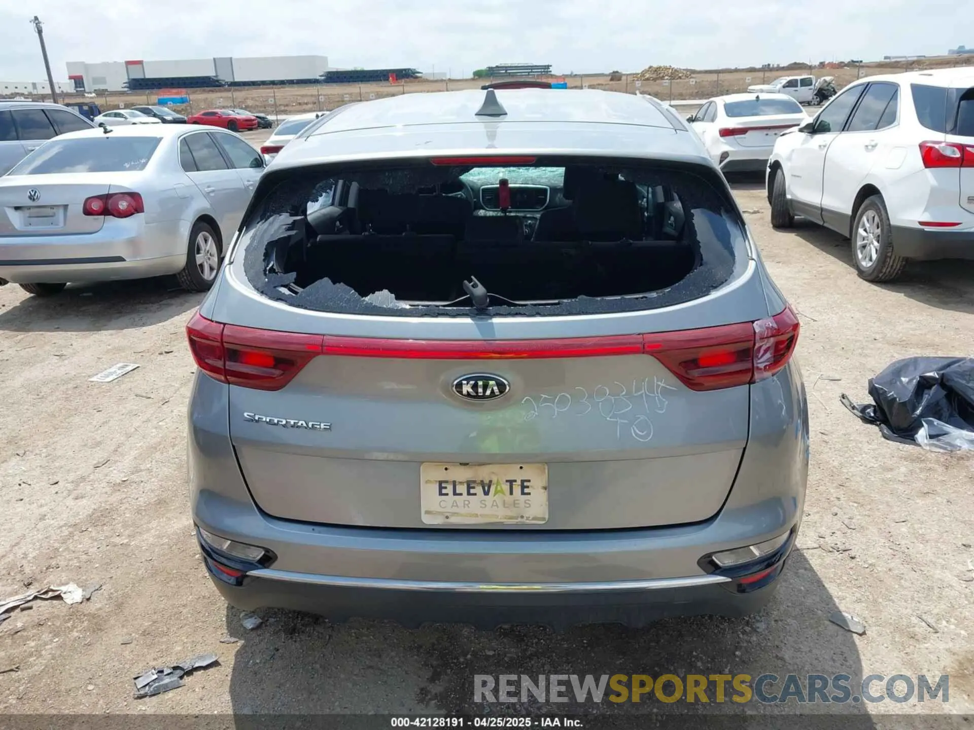 17 Photograph of a damaged car KNDPM3AC6L7652842 KIA SPORTAGE 2020