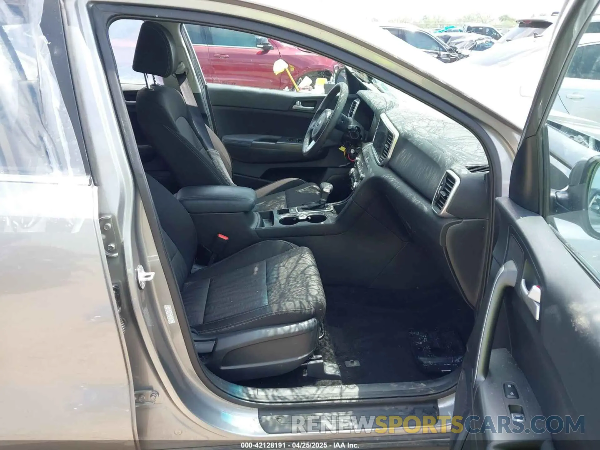 5 Photograph of a damaged car KNDPM3AC6L7652842 KIA SPORTAGE 2020