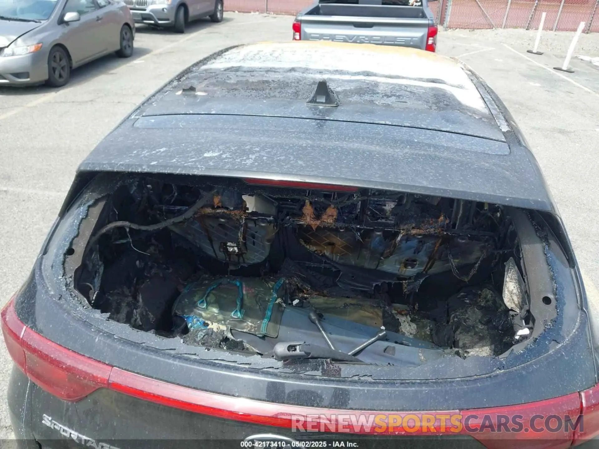 15 Photograph of a damaged car KNDPM3AC6L7665512 KIA SPORTAGE 2020