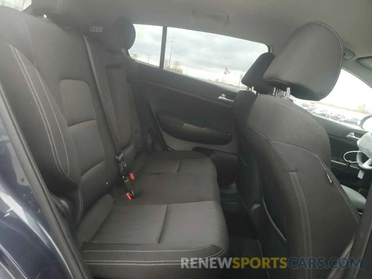 11 Photograph of a damaged car KNDPM3AC6L7685694 KIA SPORTAGE 2020