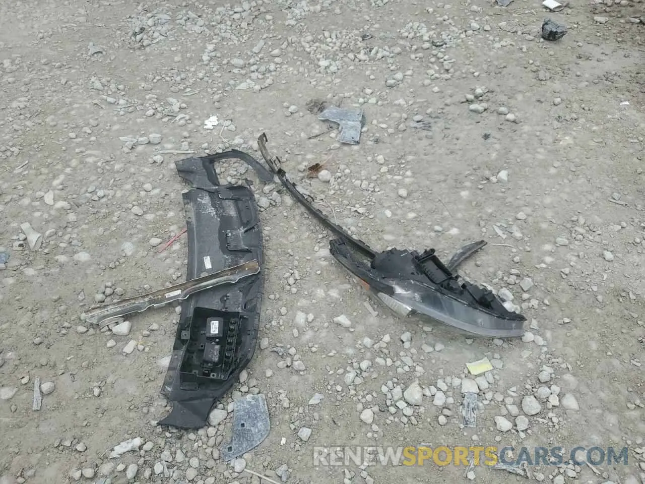 13 Photograph of a damaged car KNDPM3AC6L7685694 KIA SPORTAGE 2020
