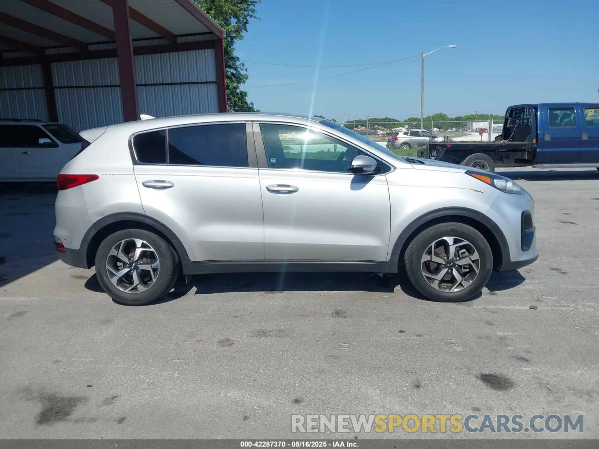 13 Photograph of a damaged car KNDPM3AC6L7685906 KIA SPORTAGE 2020