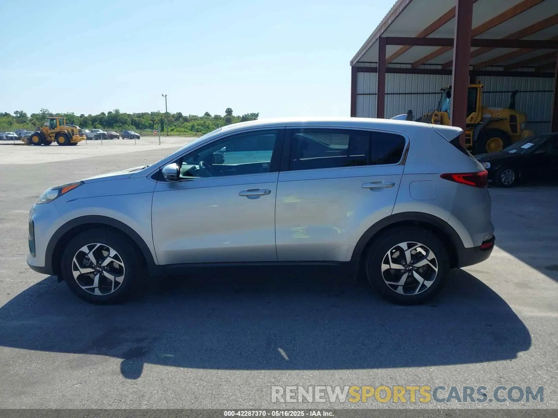 14 Photograph of a damaged car KNDPM3AC6L7685906 KIA SPORTAGE 2020