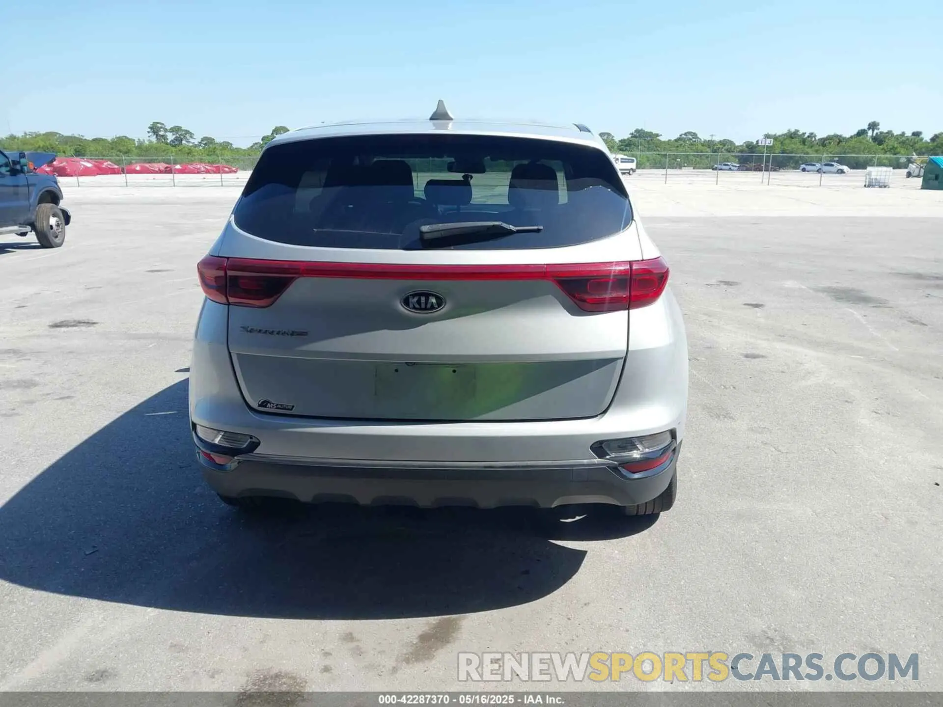 16 Photograph of a damaged car KNDPM3AC6L7685906 KIA SPORTAGE 2020