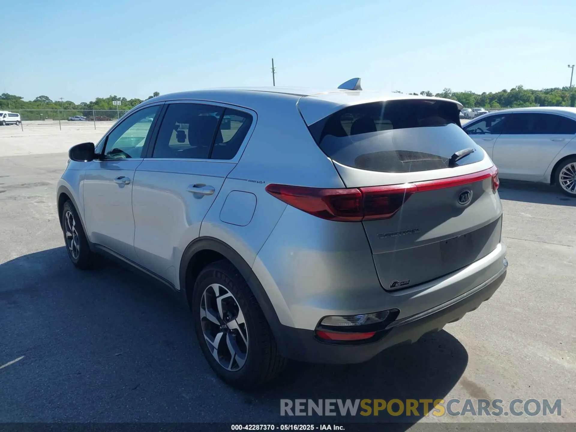 3 Photograph of a damaged car KNDPM3AC6L7685906 KIA SPORTAGE 2020