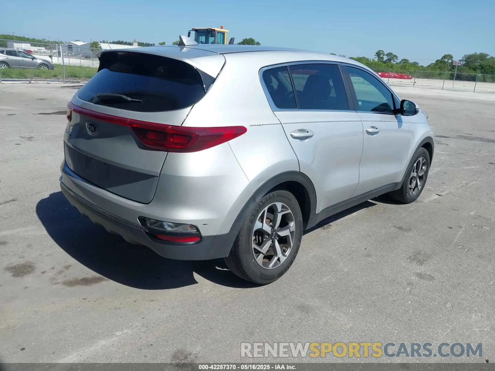 4 Photograph of a damaged car KNDPM3AC6L7685906 KIA SPORTAGE 2020