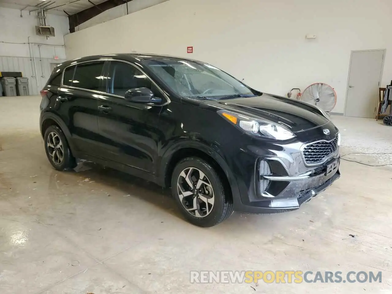 4 Photograph of a damaged car KNDPM3AC6L7709668 KIA SPORTAGE 2020