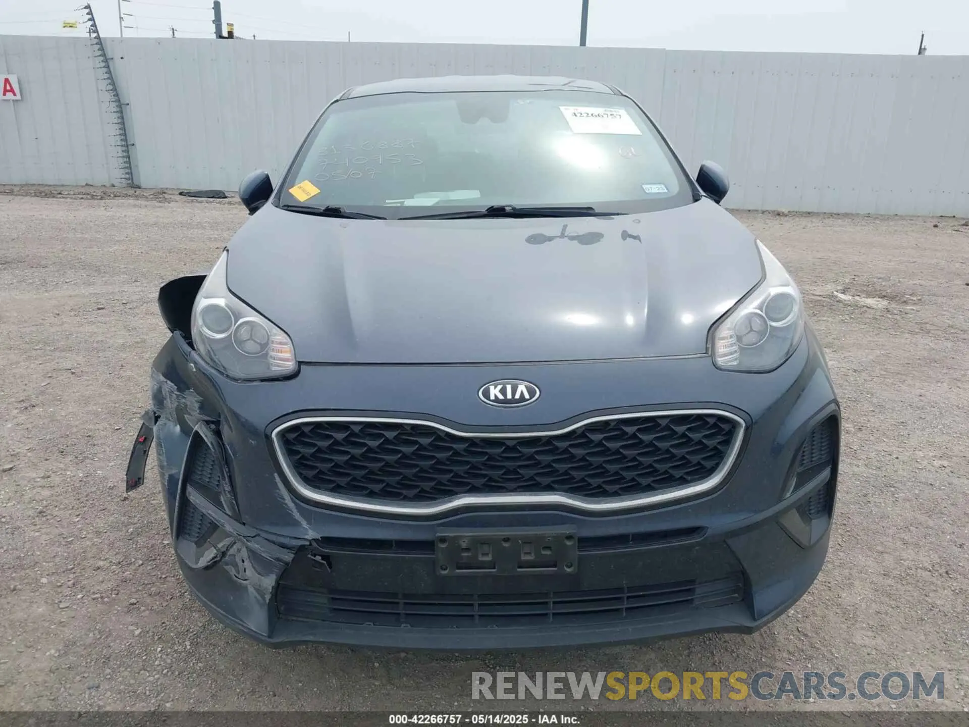11 Photograph of a damaged car KNDPM3AC6L7740953 KIA SPORTAGE 2020