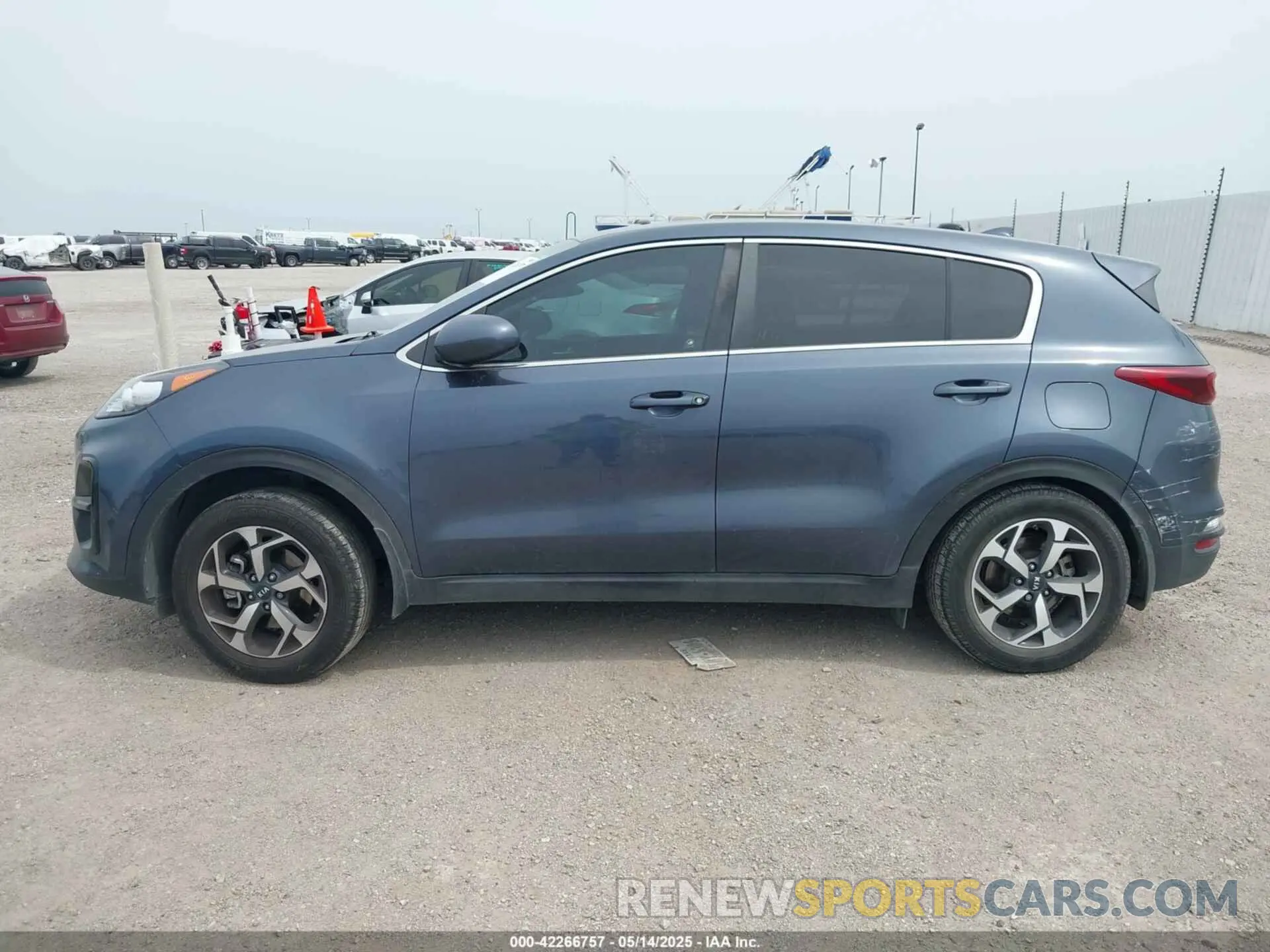 13 Photograph of a damaged car KNDPM3AC6L7740953 KIA SPORTAGE 2020