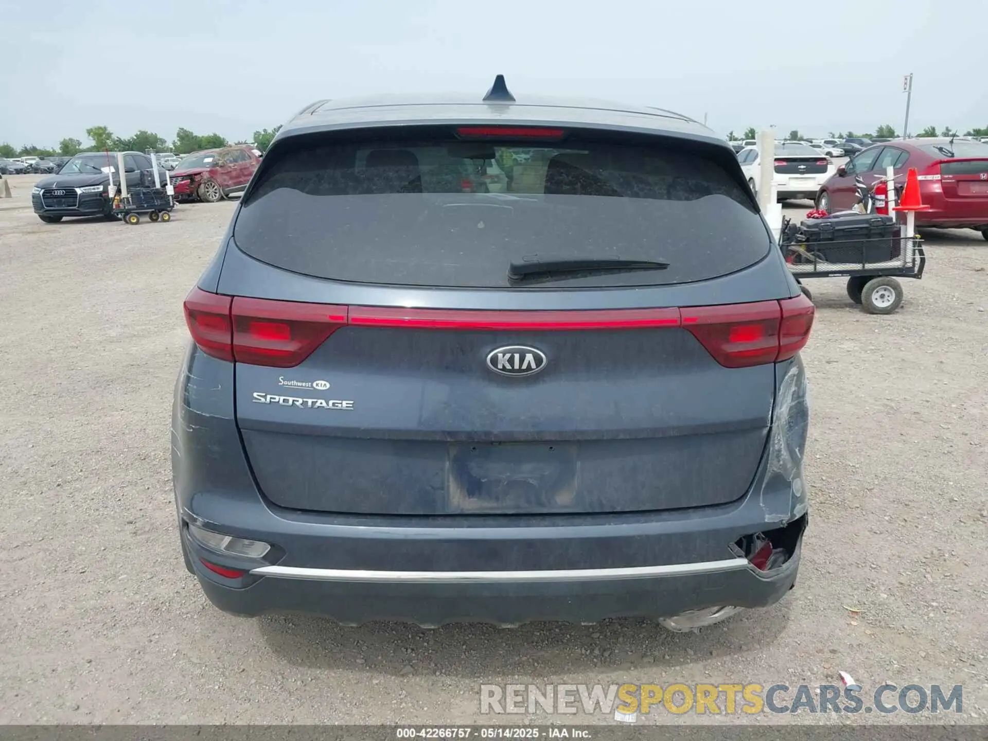 15 Photograph of a damaged car KNDPM3AC6L7740953 KIA SPORTAGE 2020