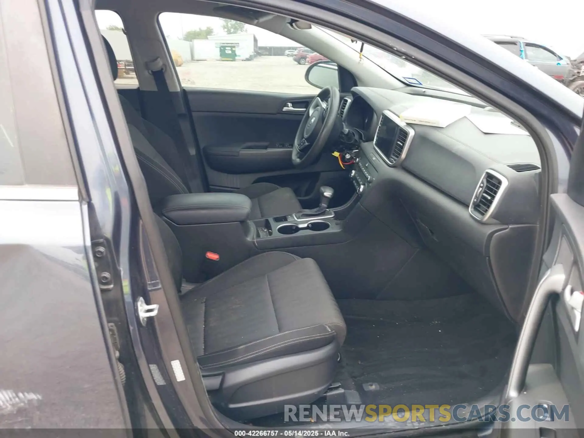 5 Photograph of a damaged car KNDPM3AC6L7740953 KIA SPORTAGE 2020