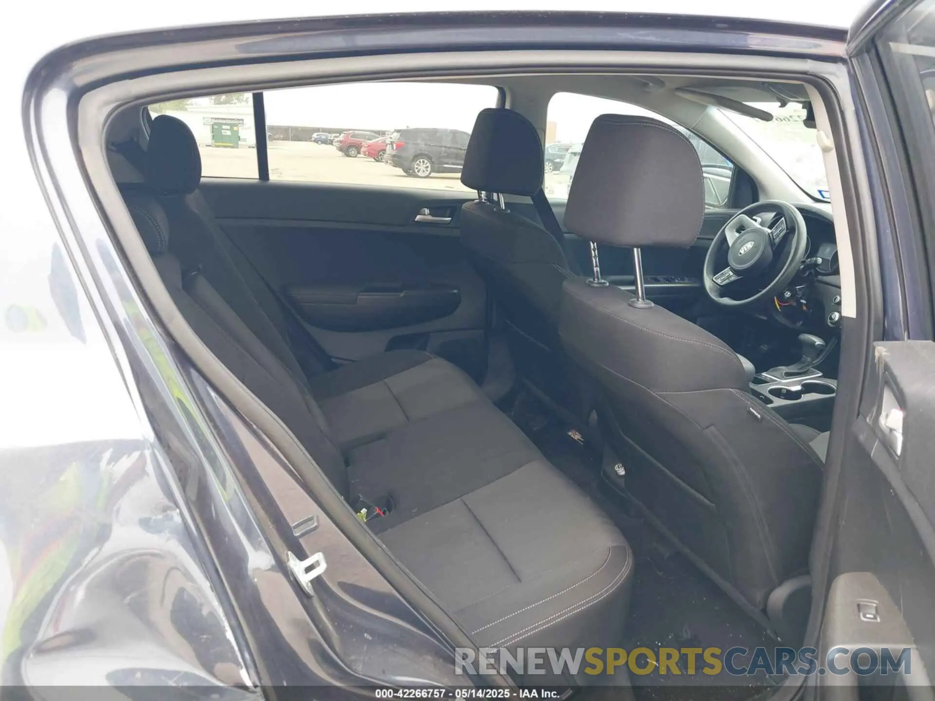 8 Photograph of a damaged car KNDPM3AC6L7740953 KIA SPORTAGE 2020