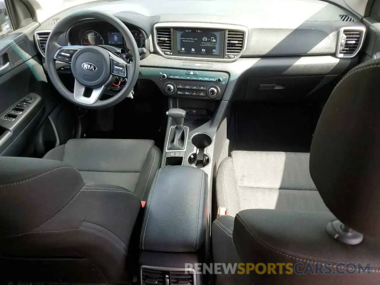 8 Photograph of a damaged car KNDPM3AC6L7758823 KIA SPORTAGE 2020