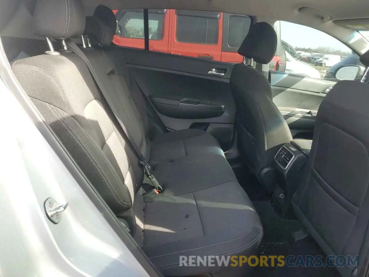 11 Photograph of a damaged car KNDPM3AC6L7805669 KIA SPORTAGE 2020