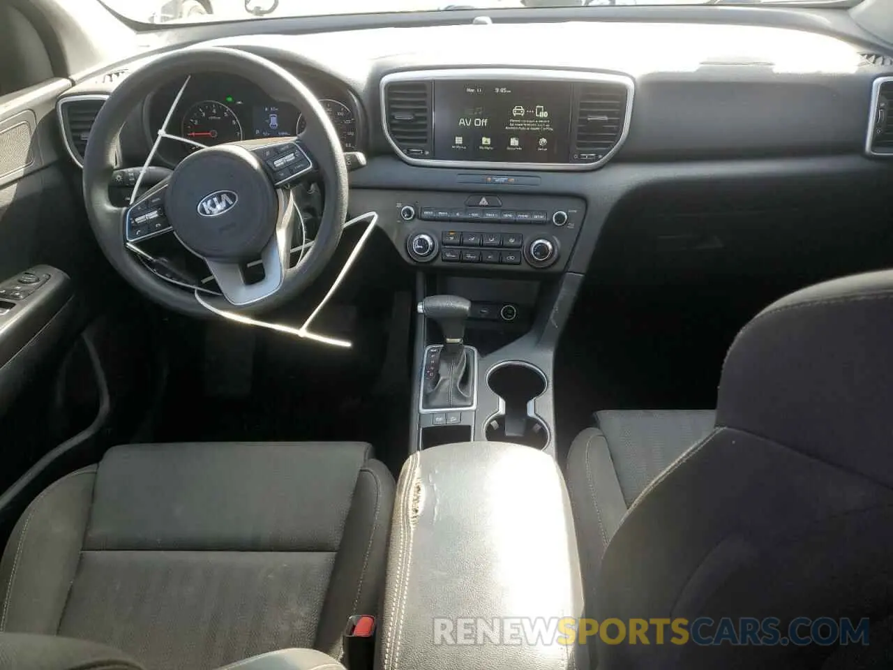 8 Photograph of a damaged car KNDPM3AC6L7805669 KIA SPORTAGE 2020