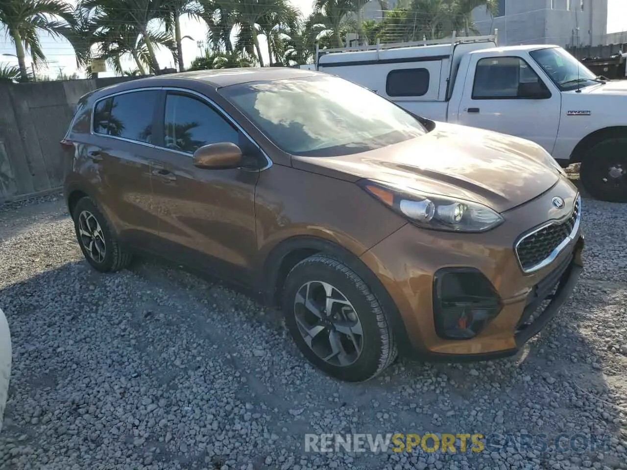 4 Photograph of a damaged car KNDPM3AC7L7637055 KIA SPORTAGE 2020