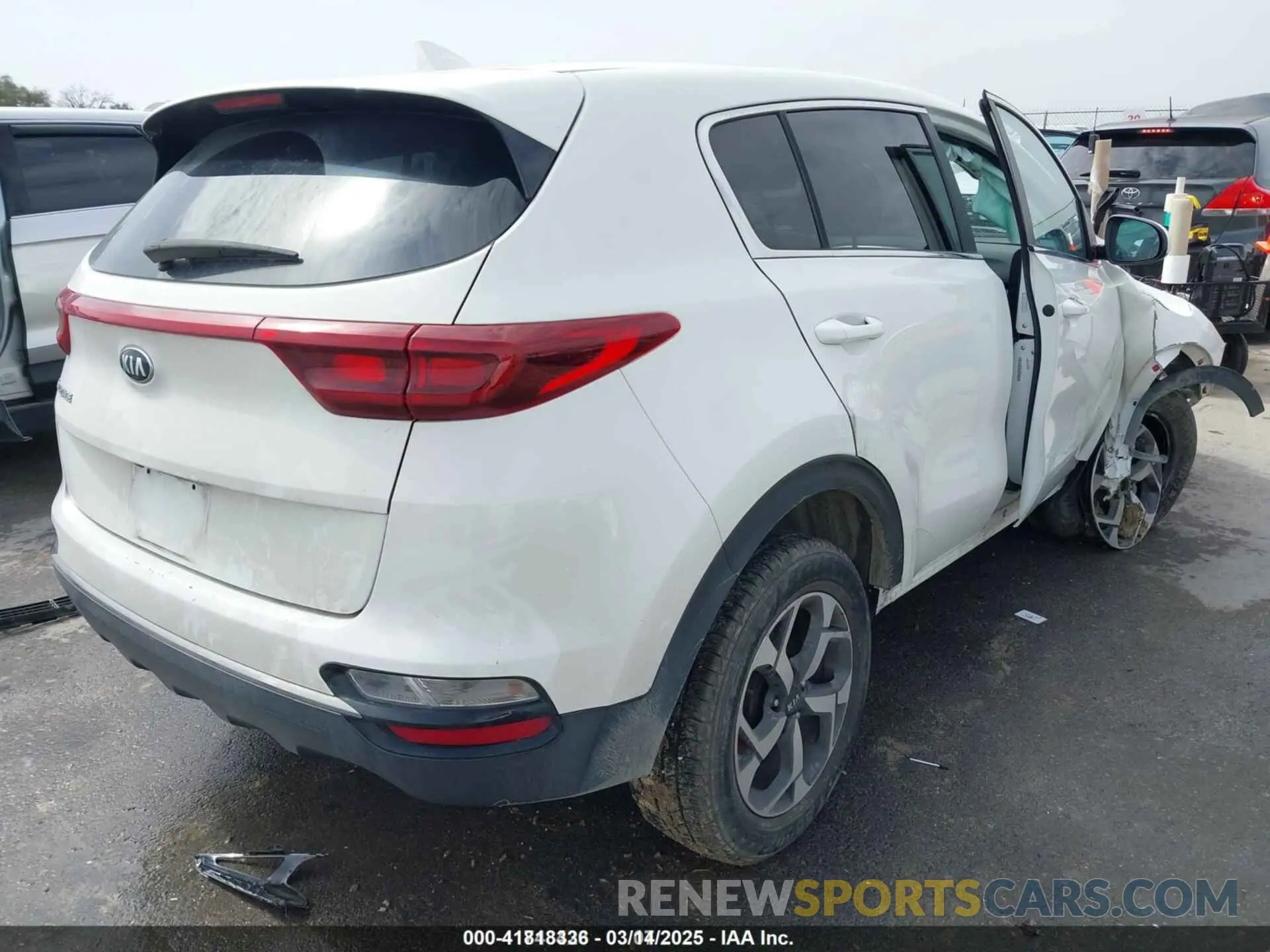 4 Photograph of a damaged car KNDPM3AC7L7652493 KIA SPORTAGE 2020