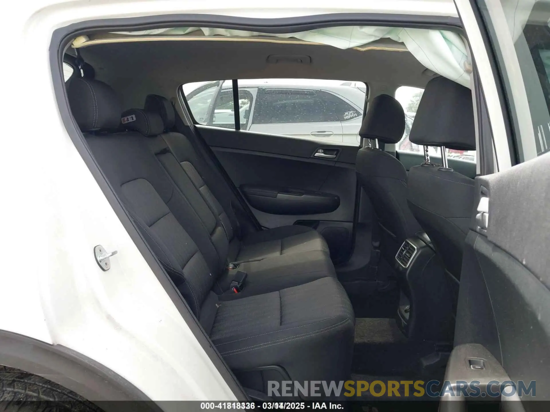 8 Photograph of a damaged car KNDPM3AC7L7652493 KIA SPORTAGE 2020