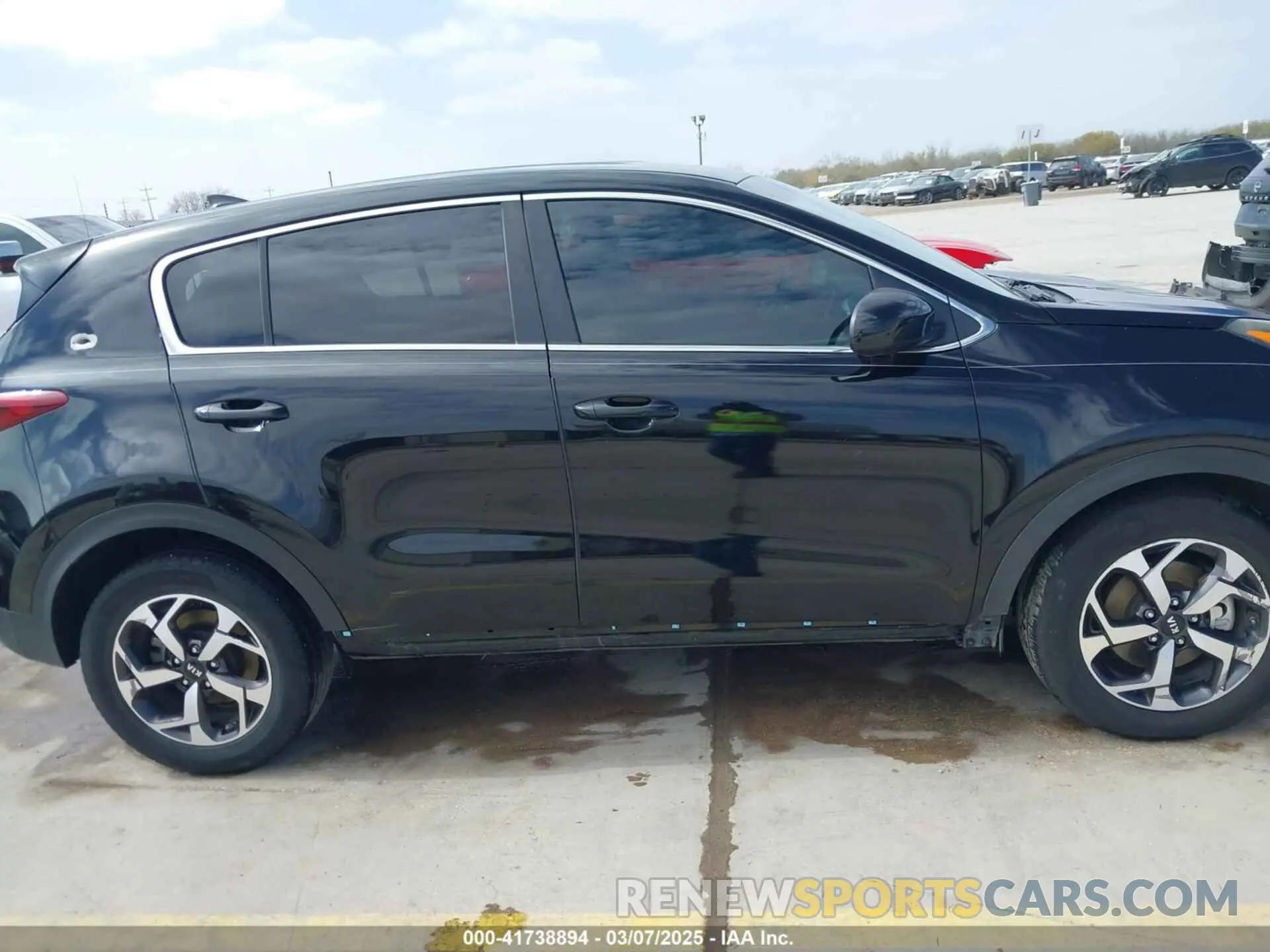 12 Photograph of a damaged car KNDPM3AC7L7676471 KIA SPORTAGE 2020