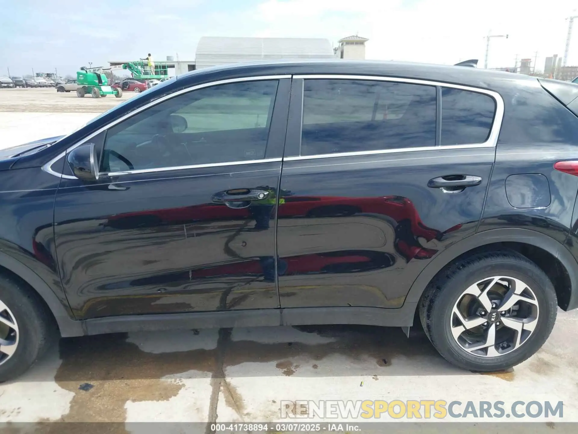 13 Photograph of a damaged car KNDPM3AC7L7676471 KIA SPORTAGE 2020