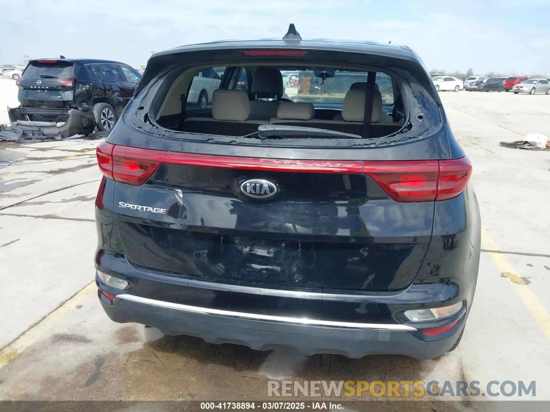 15 Photograph of a damaged car KNDPM3AC7L7676471 KIA SPORTAGE 2020