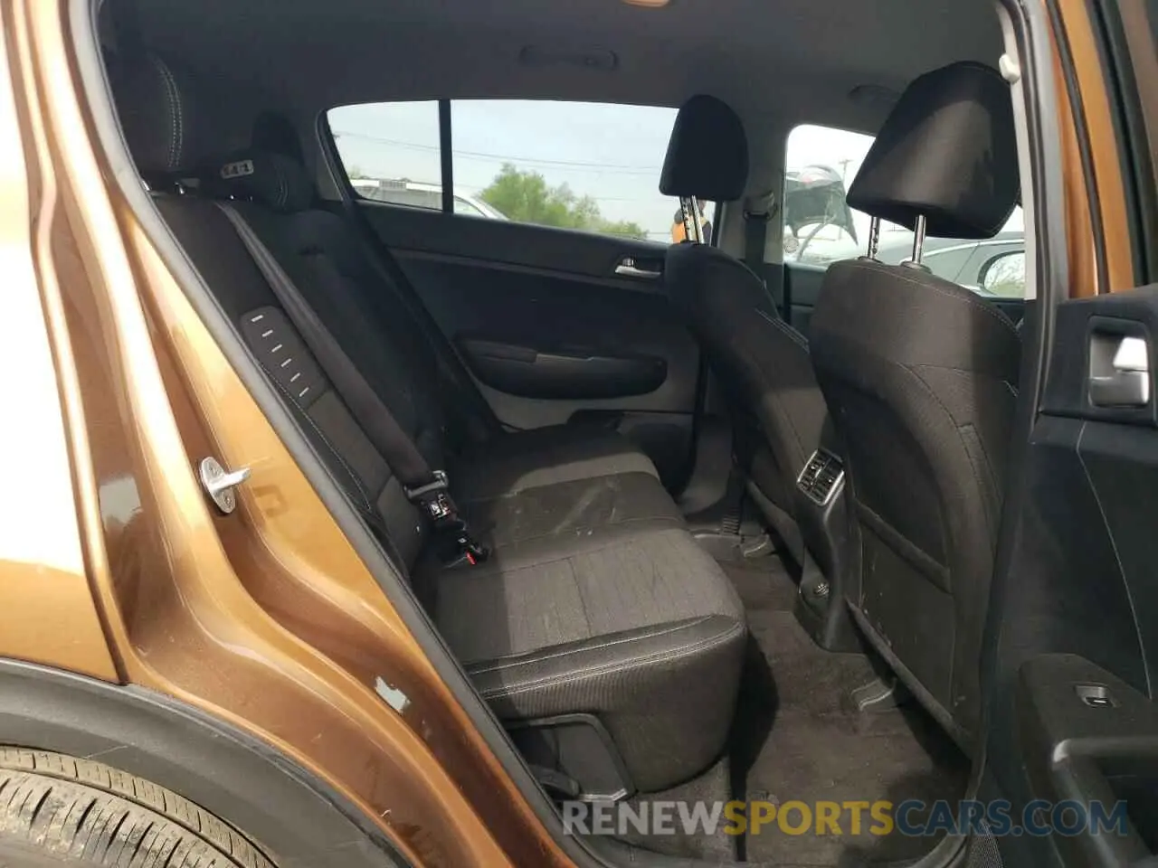 11 Photograph of a damaged car KNDPM3AC7L7711378 KIA SPORTAGE 2020