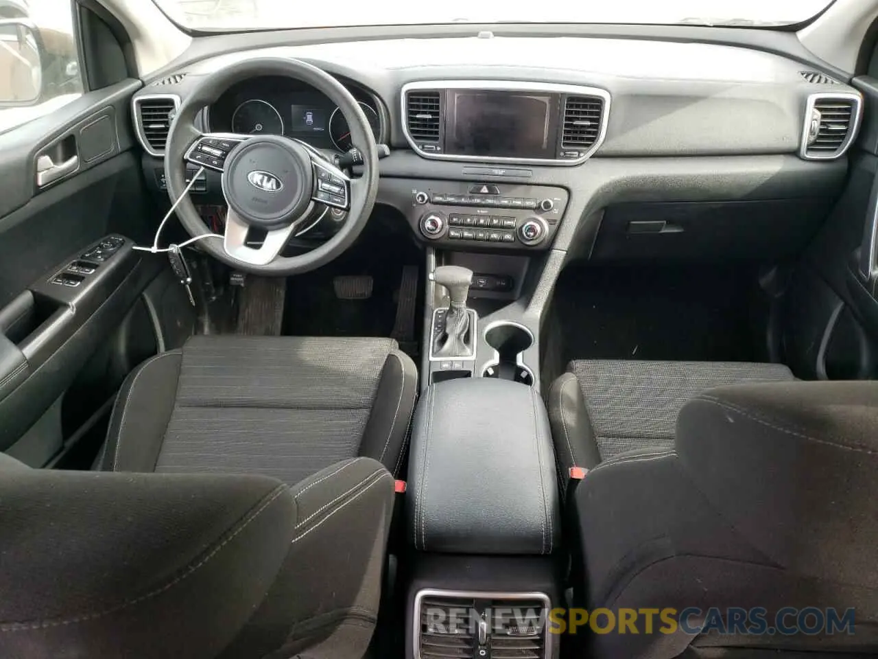 8 Photograph of a damaged car KNDPM3AC7L7711378 KIA SPORTAGE 2020