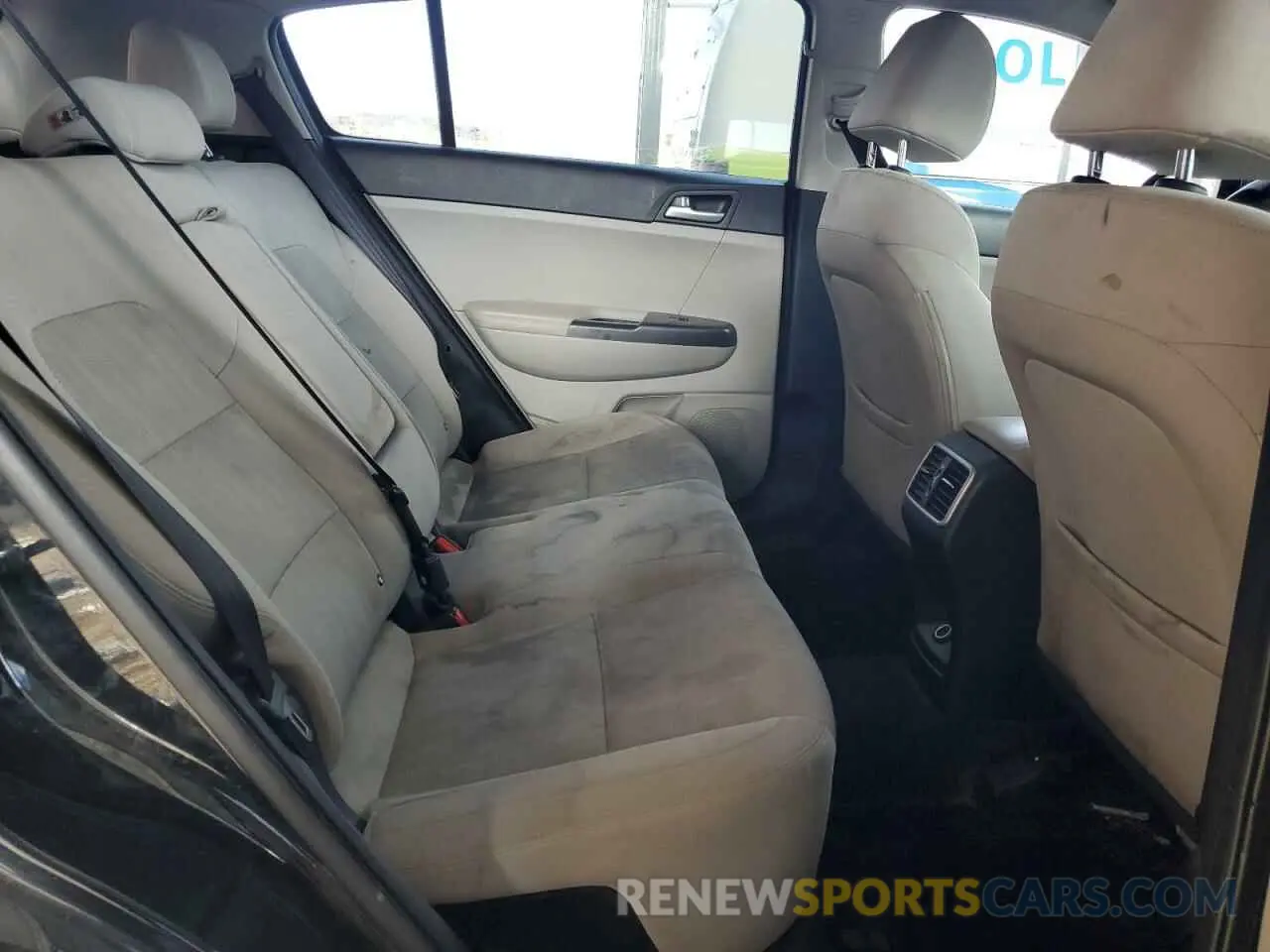 11 Photograph of a damaged car KNDPM3AC7L7716063 KIA SPORTAGE 2020