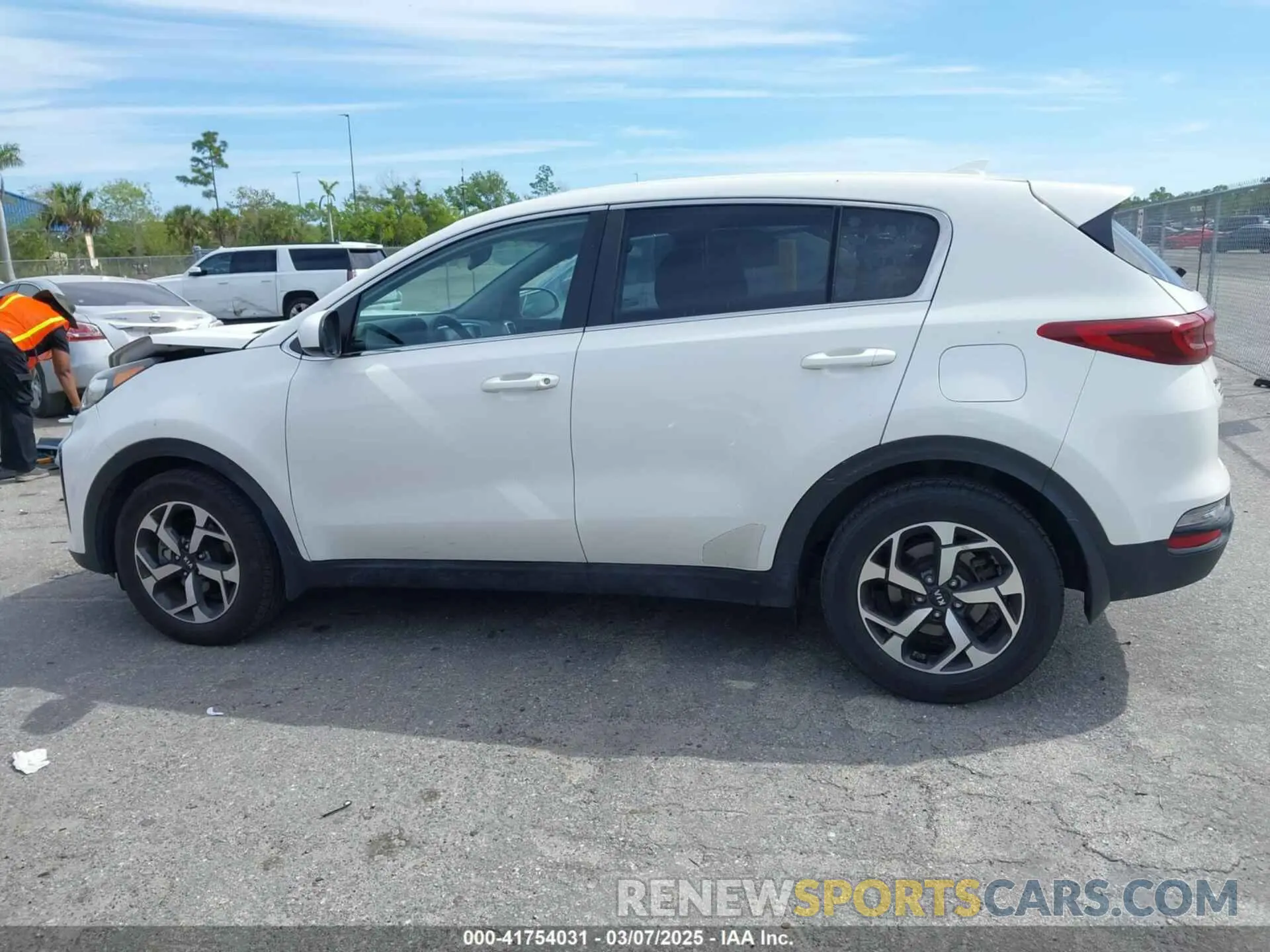 15 Photograph of a damaged car KNDPM3AC7L7723952 KIA SPORTAGE 2020
