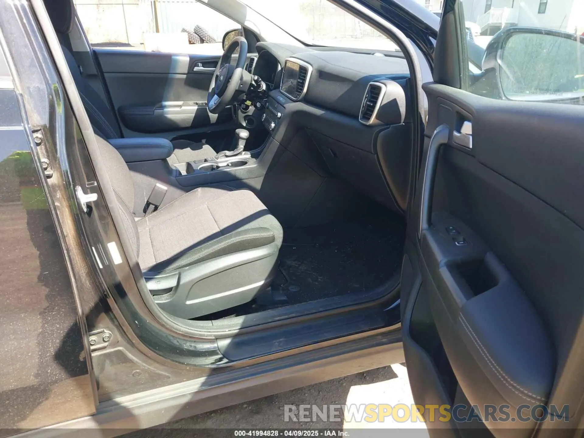 5 Photograph of a damaged car KNDPM3AC7L7728195 KIA SPORTAGE 2020