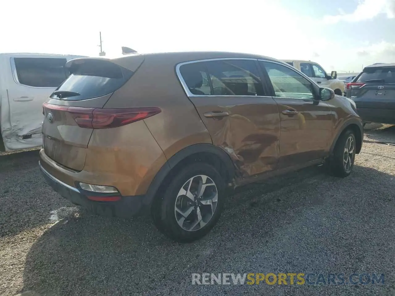 3 Photograph of a damaged car KNDPM3AC7L7737656 KIA SPORTAGE 2020