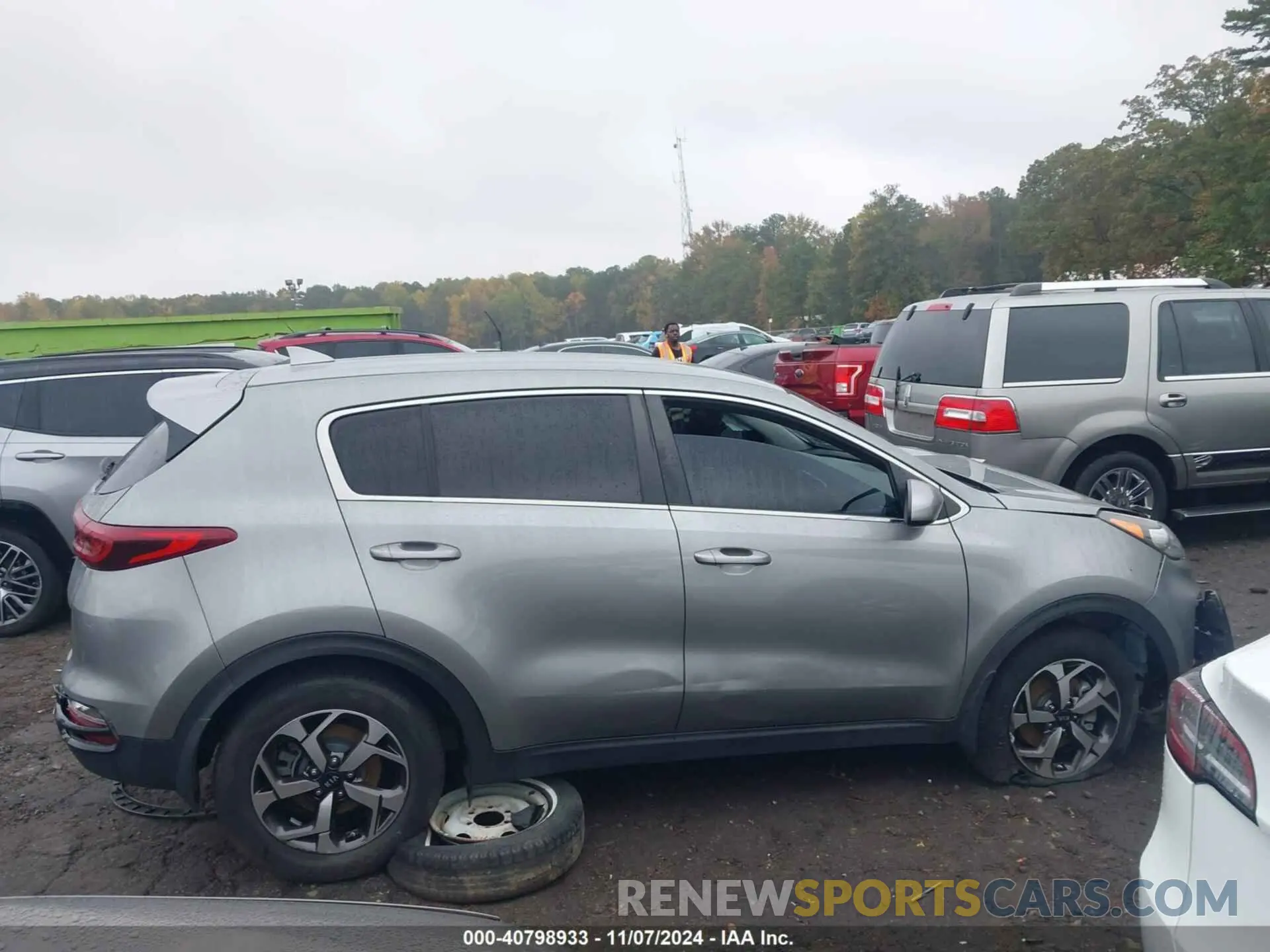 13 Photograph of a damaged car KNDPM3AC7L7761472 KIA SPORTAGE 2020