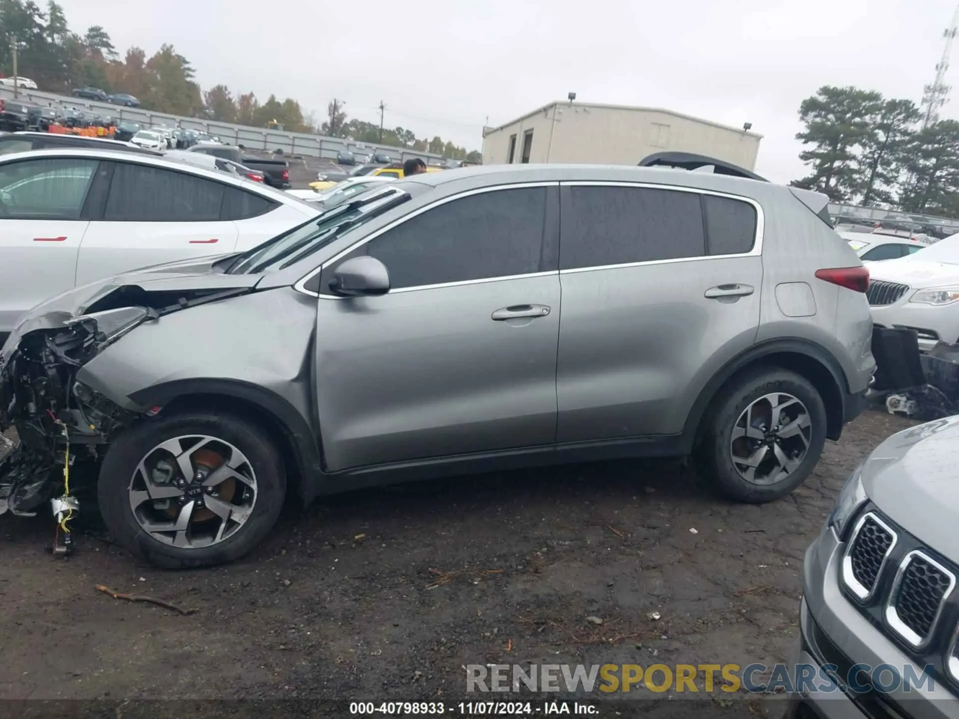 14 Photograph of a damaged car KNDPM3AC7L7761472 KIA SPORTAGE 2020