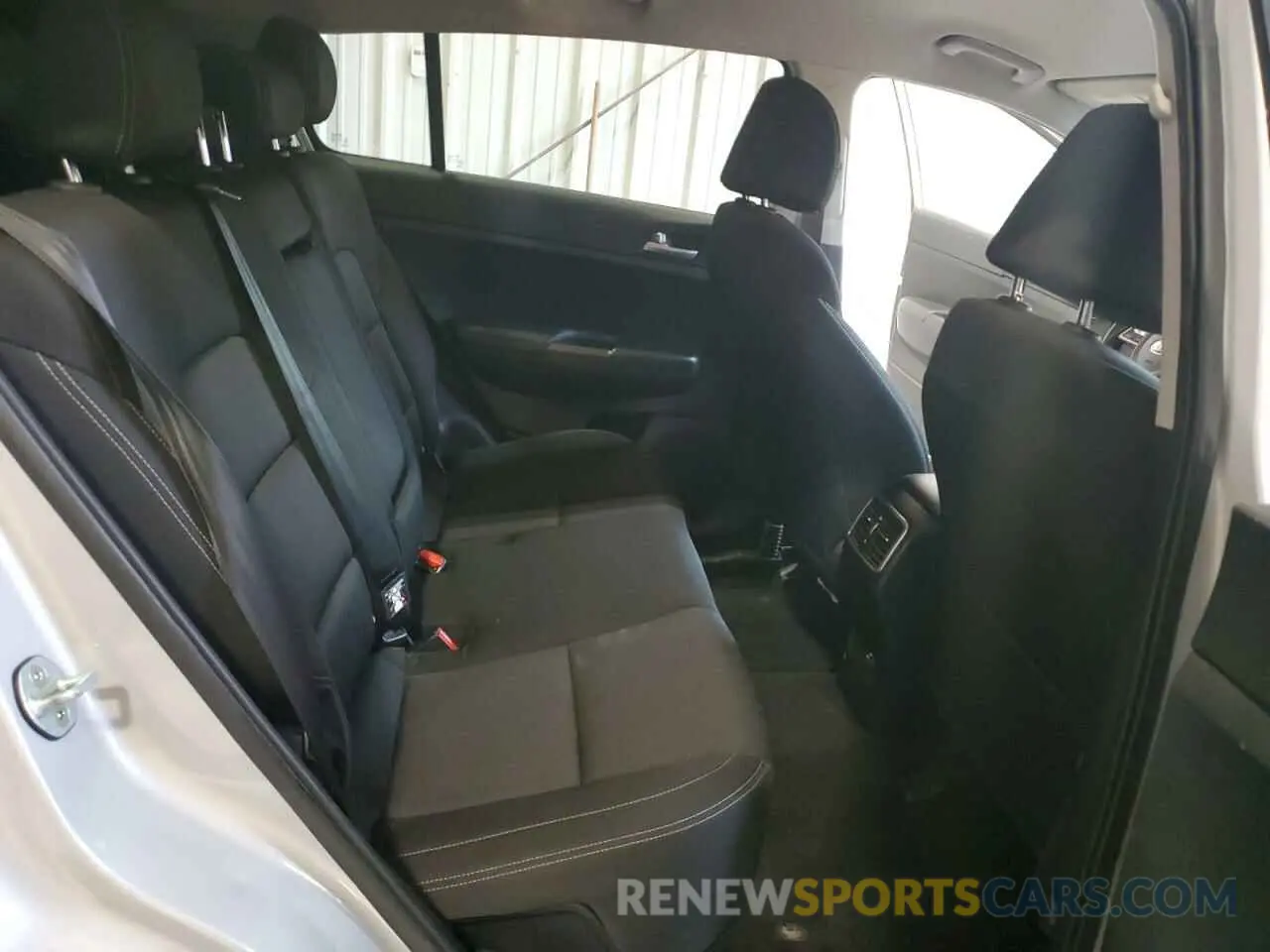 11 Photograph of a damaged car KNDPM3AC7L7784072 KIA SPORTAGE 2020