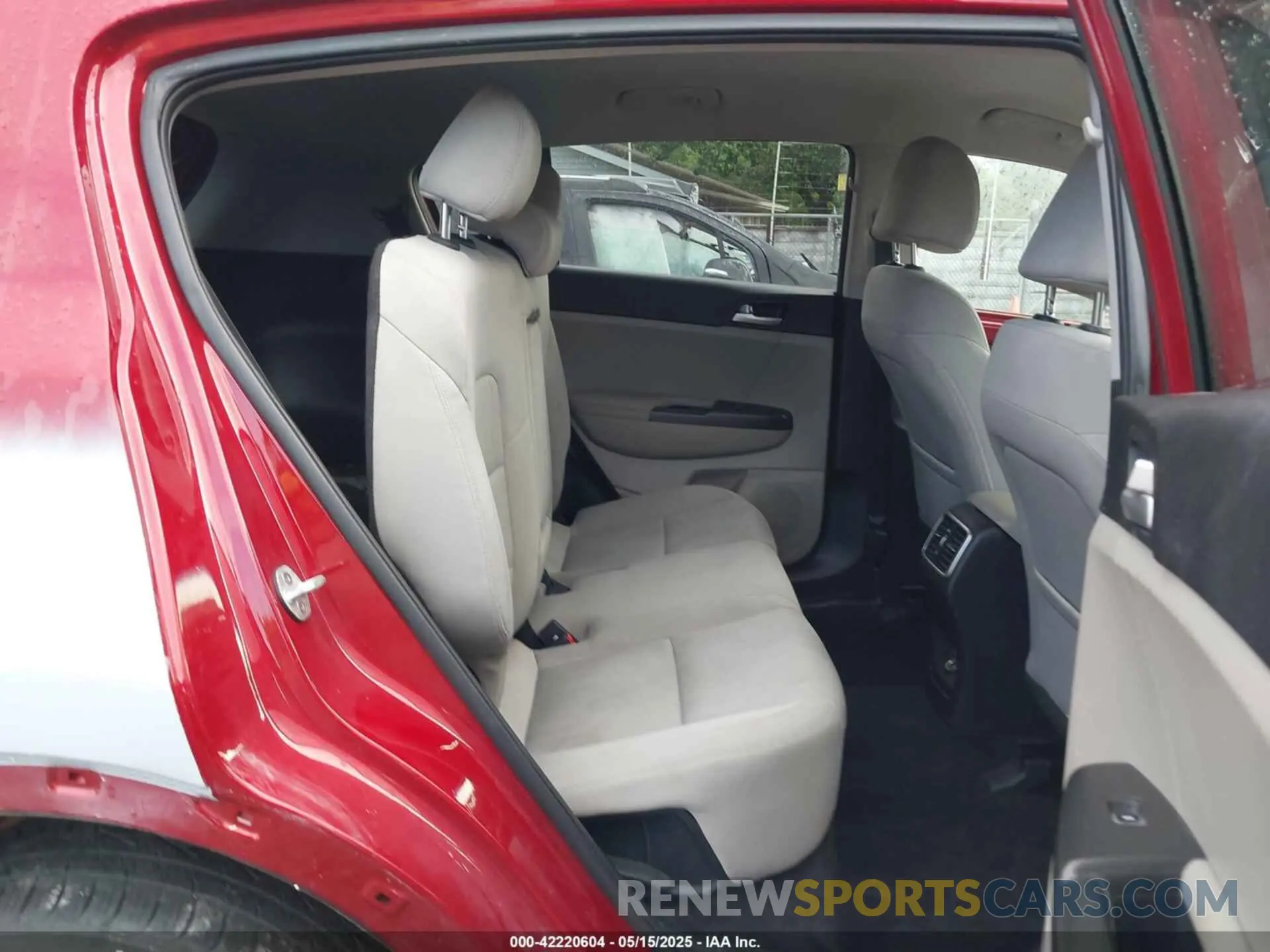 8 Photograph of a damaged car KNDPM3AC7L7791653 KIA SPORTAGE 2020
