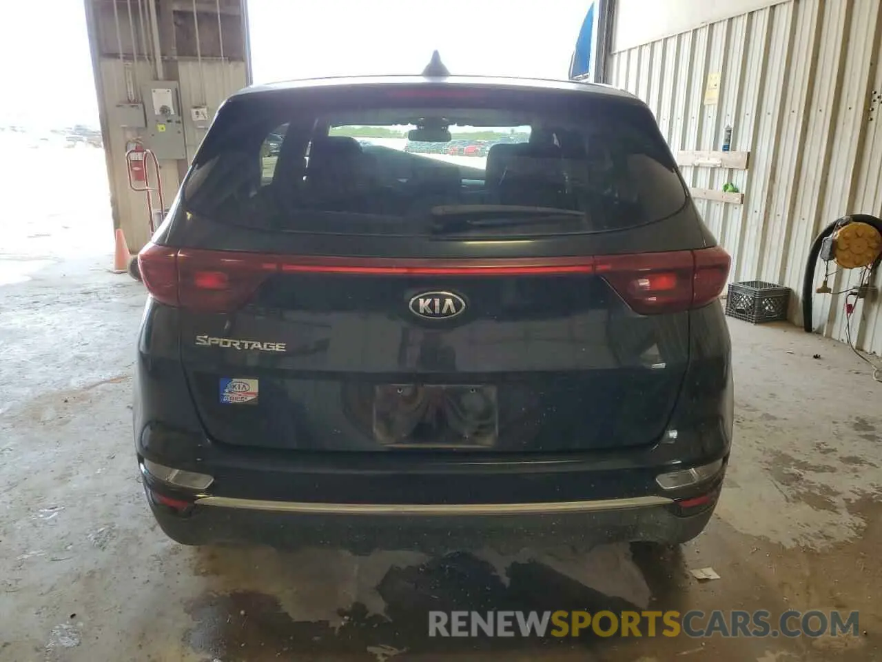 6 Photograph of a damaged car KNDPM3AC7L7799316 KIA SPORTAGE 2020