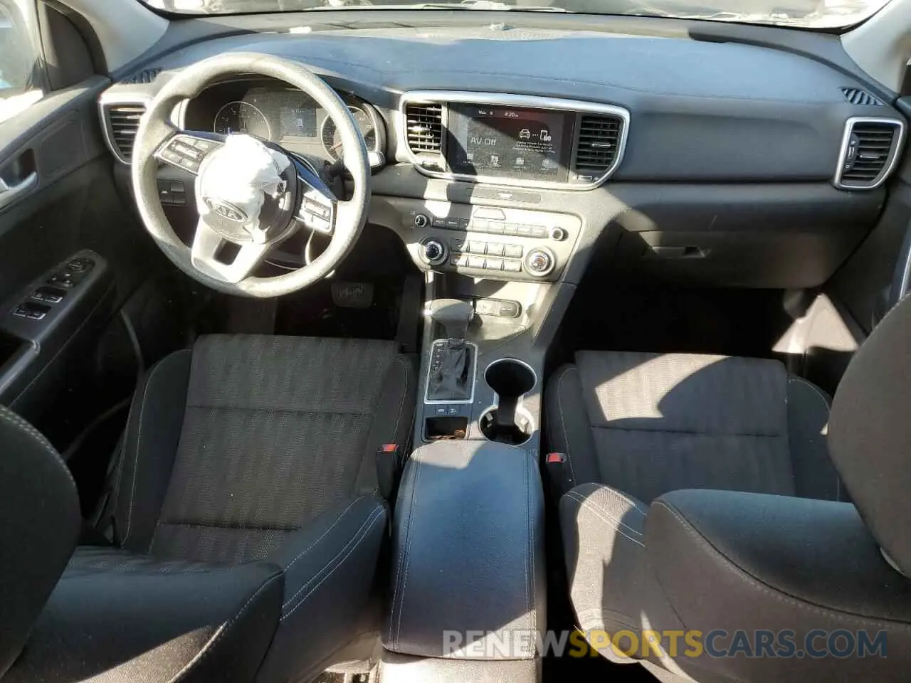 8 Photograph of a damaged car KNDPM3AC7L7799316 KIA SPORTAGE 2020