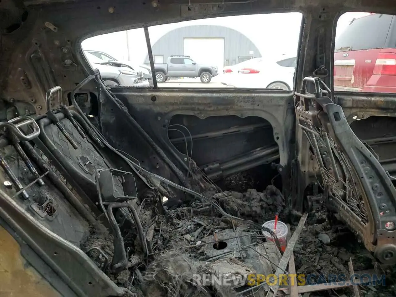 10 Photograph of a damaged car KNDPM3AC7L7824554 KIA SPORTAGE 2020