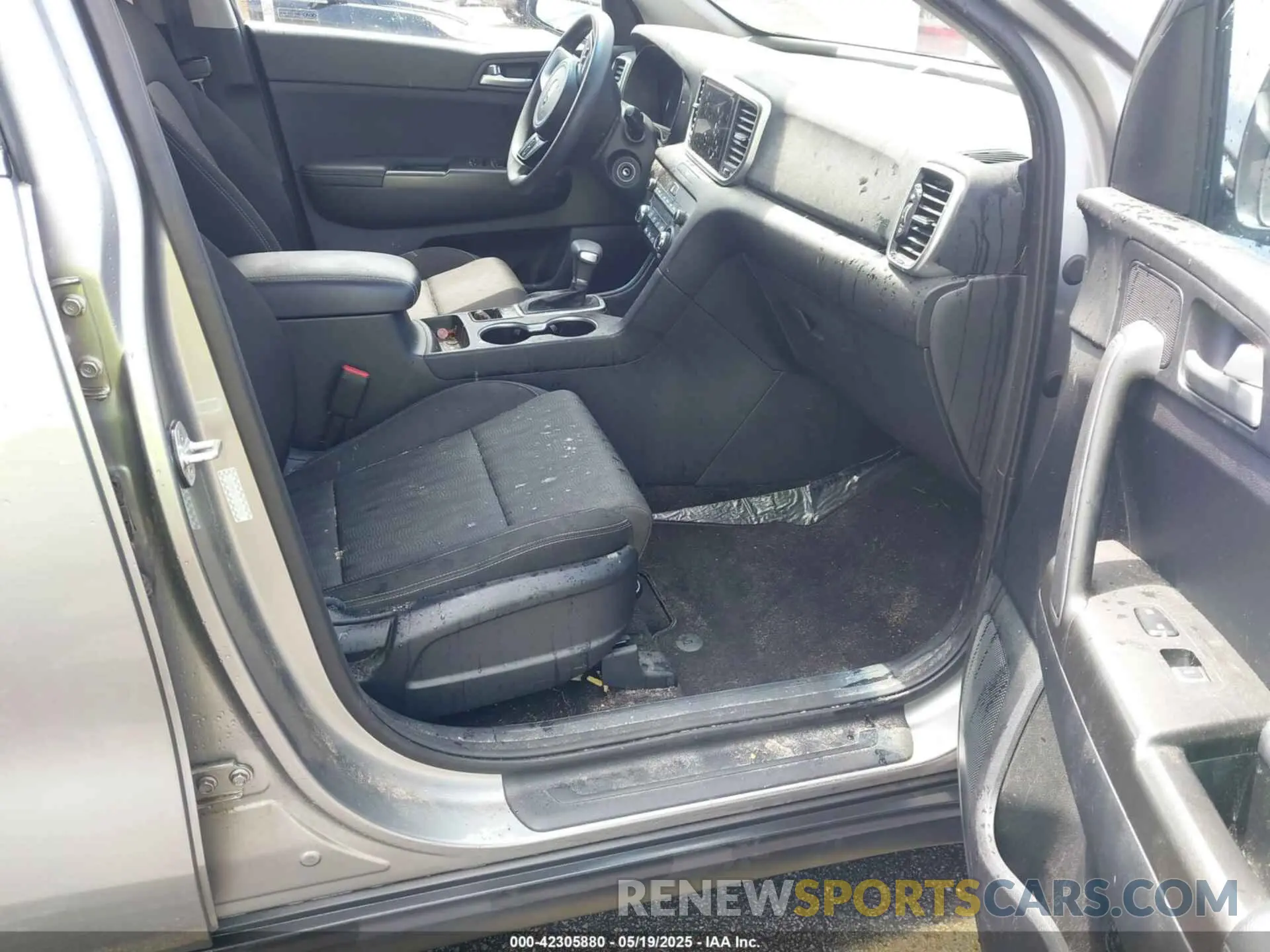 5 Photograph of a damaged car KNDPM3AC7L7827406 KIA SPORTAGE 2020