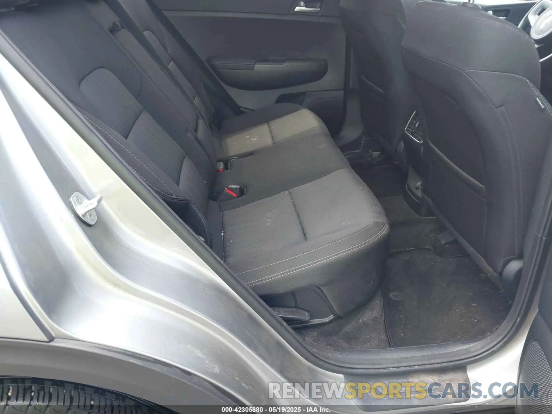 8 Photograph of a damaged car KNDPM3AC7L7827406 KIA SPORTAGE 2020